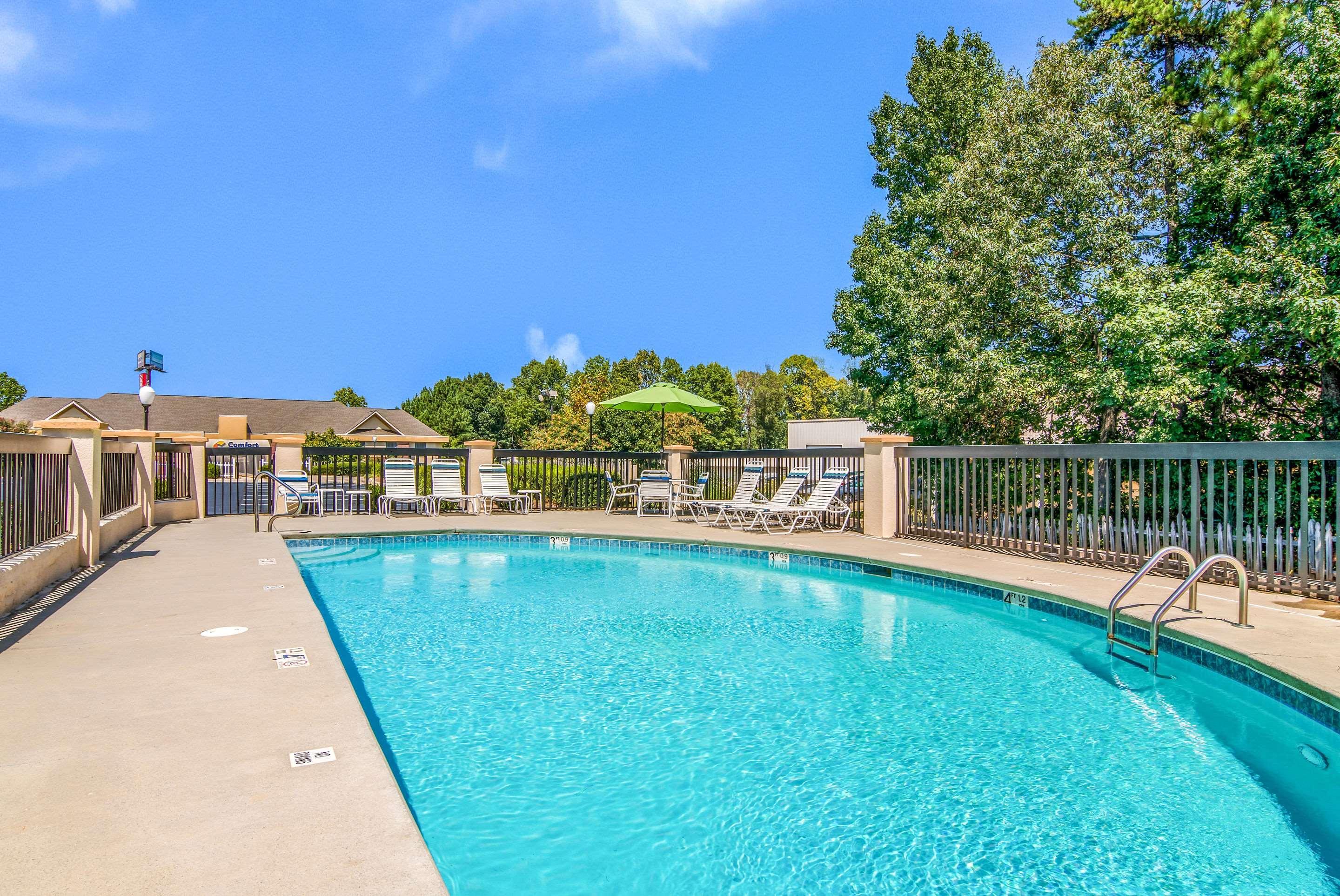 Quality Inn Suwanee I-85 Ngoại thất bức ảnh