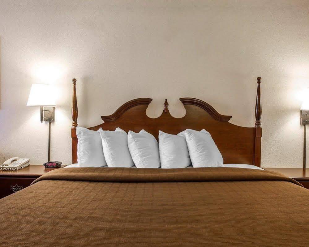 Quality Inn Suwanee I-85 Ngoại thất bức ảnh